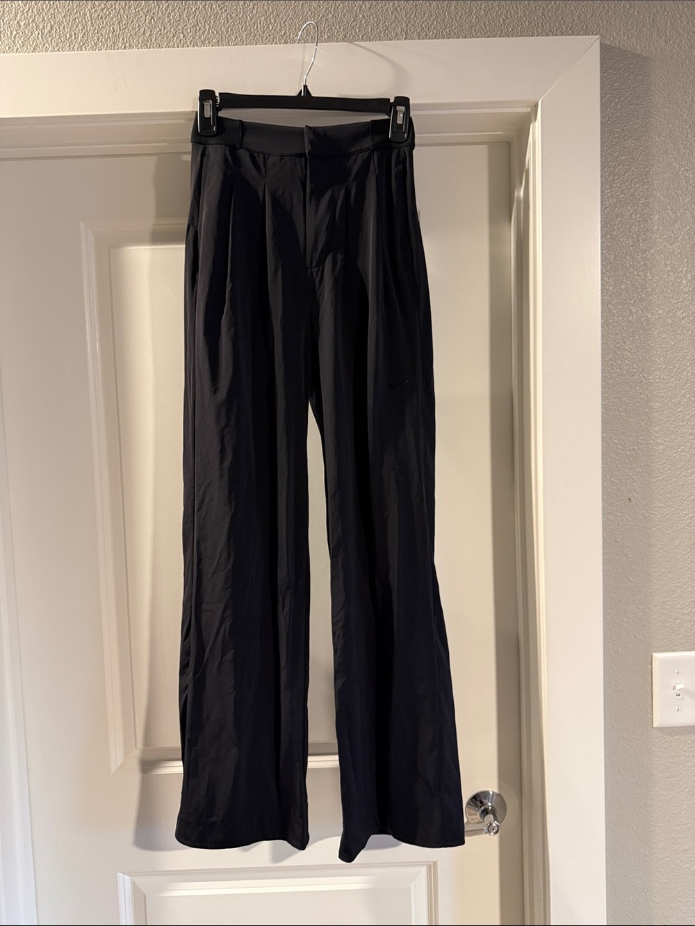 Nike Bliss Women’s Black Wide-Leg Trouser Pants